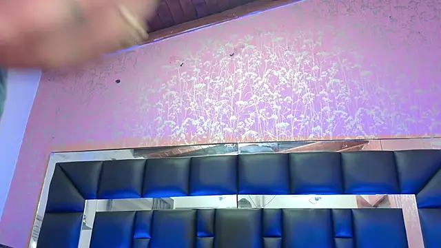 Snapshot of Sofia_martiin chatting on 09.20.25 Sofia martiin online show from 09.20.25