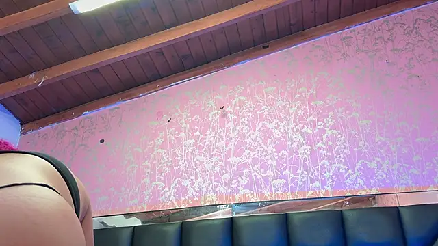 Snapshot of Sofia_martiin chatting on 10.13.25 Sofia martiin online show from 10.13.25