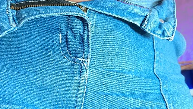 Snapshot of Sofia_martiin chatting on 10.24.25 Sofia martiin online show from 10.24.25