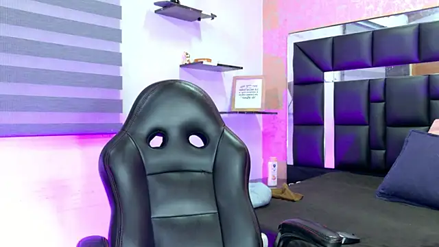 Snapshot of Sofia_martiin chatting on 11.07.25 Sofia martiin online show from 11.07.25