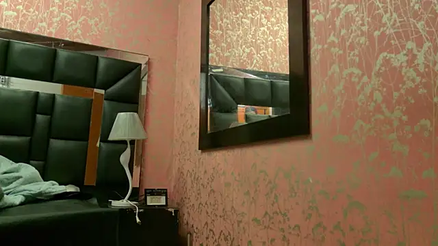 Snapshot of Sofia_martiin chatting on 11.15.25 Sofia martiin online show from 11.15.25