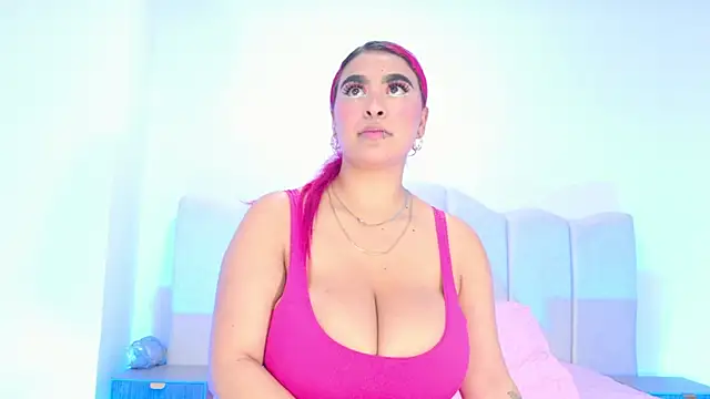 Snapshot of Sofia_martiin chatting on 12.04.25 Sofia martiin online show from 12.04.25