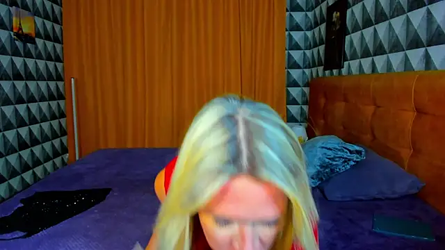 Snapshot of Luna__Lewis chatting on 01.22.25 Luna Lewis online show from 01.22.25