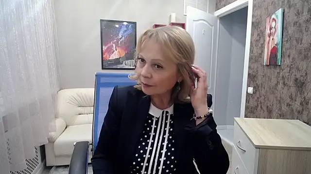 Milla Cutie18 online show from 01.23.25