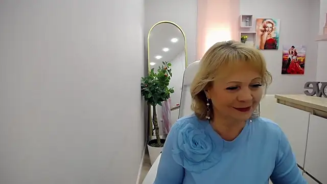 Snapshot of Milla_Cutie18 chatting on 04.06.26 Milla Cutie18 online show from 04.06.26