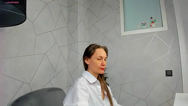 Lillian White online show from 03.11.25