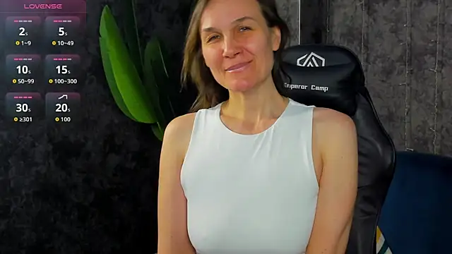 Lillian White online show from 04.04.26