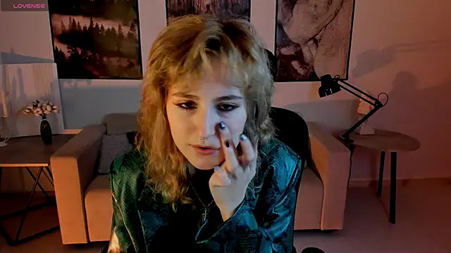 LuxRayi online show from 12.12.24