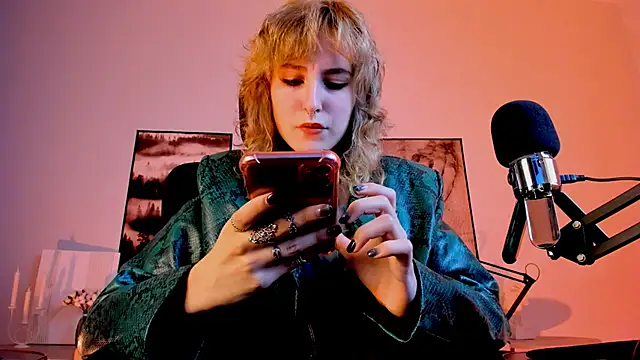 LuxRayi online show from 12.12.24