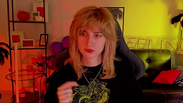 LuxRayi online show from 01.06.25