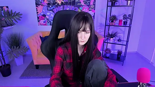 LuxRayi online show from 03.14.25