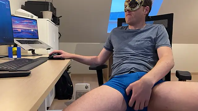 Snapshot of ikbeneendikkelul chatting on 12.05.24 ikbeneendikkelul online show from 12.05.24