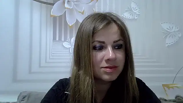 Snapshot of TinaFun4u chatting on 05.27.26 TinaFun4u online show from 05.27.26