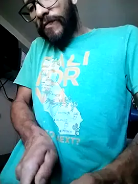 Snapshot of hairyserious chatting on 12.10.24 hairyserious online show from 12.10.24