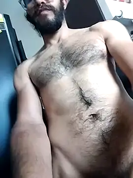 Snapshot of hairyserious chatting on 05.15.26 hairyserious online show from 05.15.26