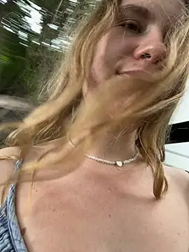 fluffy bunnyxxx online show from 12.23.24