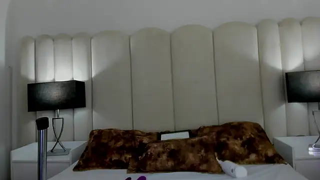 NataGarcia online show from 12.26.24