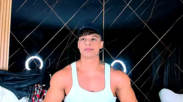 Owen Muzcle online show from 10.03.25