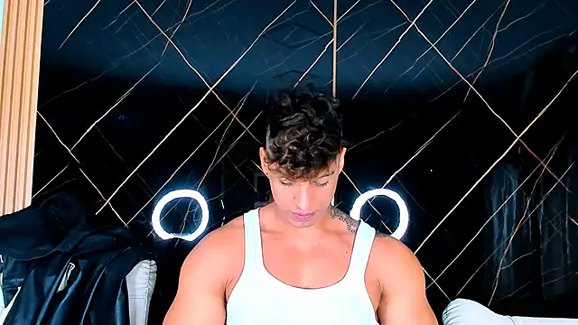 Owen Muzcle online show from 10.11.25