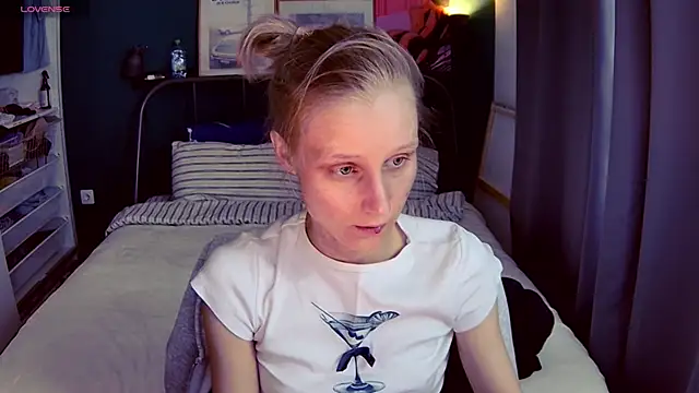 Snapshot of KatiKate chatting on 06.16.26 KatiKate online show from 06.16.26