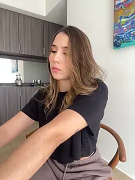 Snapshot of SophieRaily_ chatting on 12.13.24 SophieRaily online show from 12.13.24