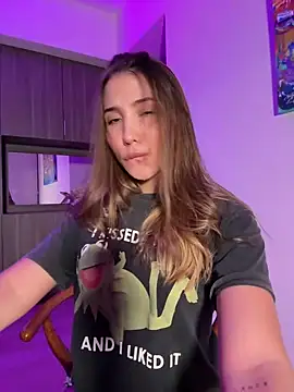 Snapshot of SophieRaily_ chatting on 01.29.25 SophieRaily online show from 01.29.25