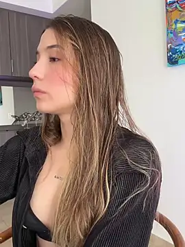 Snapshot of SophieRaily_ chatting on 02.21.25 SophieRaily online show from 02.21.25