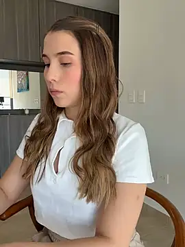 Snapshot of SophieRaily_ chatting on 03.19.25 SophieRaily online show from 03.19.25