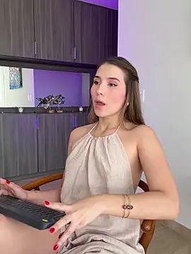 Snapshot of SophieRaily_ chatting on 03.20.25 SophieRaily online show from 03.20.25