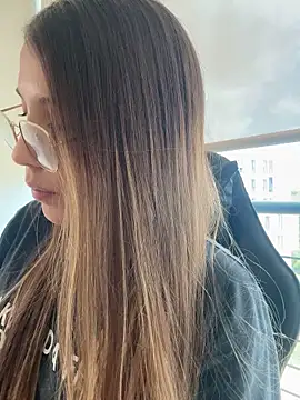 Snapshot of SophieRaily_ chatting on 09.26.25 SophieRaily online show from 09.26.25