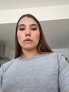 Snapshot of SophieRaily_ chatting on 10.02.25 SophieRaily online show from 10.02.25