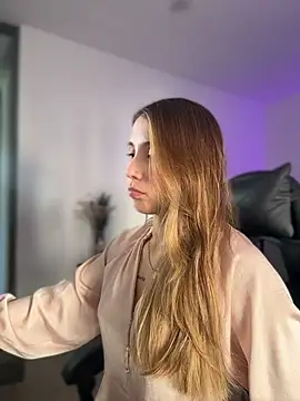 Snapshot of SophieRaily_ chatting on 02.10.26 SophieRaily online show from 02.10.26