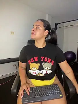 Violetrousse online show from 10.04.25