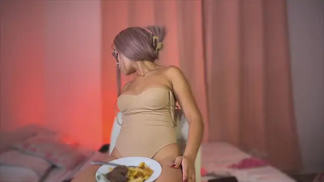 Mia petite01 online show from 03.21.25