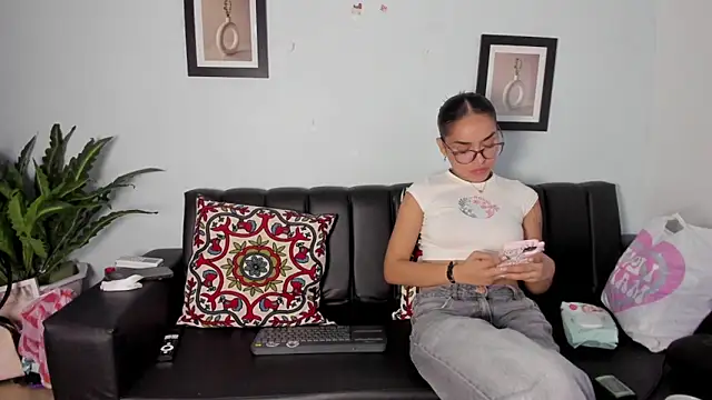 Mia petite01 online show from 01.11.26