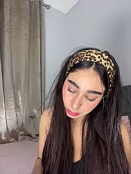 Snapshot of Meryem_Queen chatting on 04.26.26 Meryem Queen online show from 04.26.26