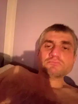 Snapshot of Gotowy40 chatting on 10.28.25 Gotowy40 online show from 10.28.25