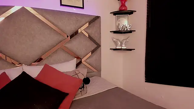 Snapshot of marian_pinzon chatting on 01.25.25 marian pinzon online show from 01.25.25