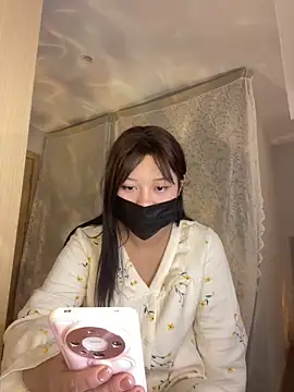 Snapshot of puppy-mango chatting on 12.13.24 puppy-mango online show from 12.13.24