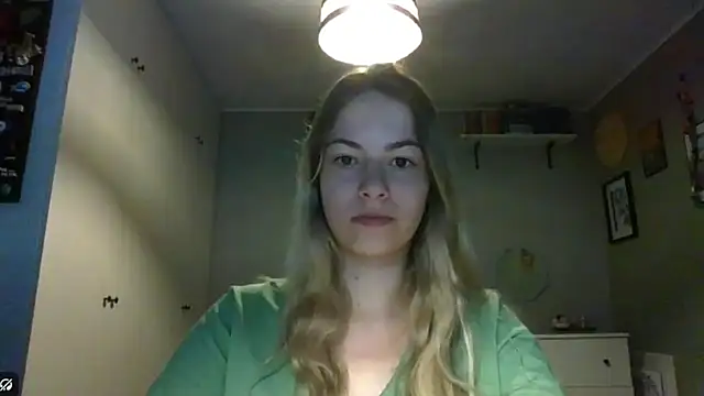 Snapshot of ROSIEx_sweet chatting on 09.11.25 ROSIEx sweet online show from 09.11.25