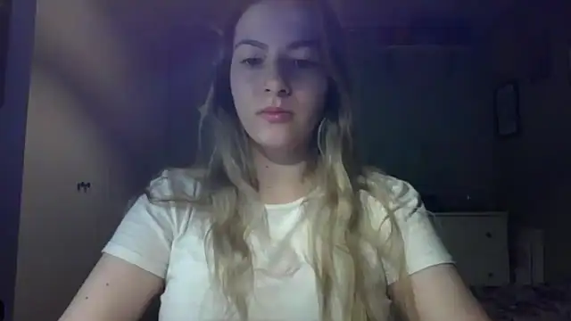Snapshot of ROSIEx_sweet chatting on 10.20.25 ROSIEx sweet online show from 10.20.25