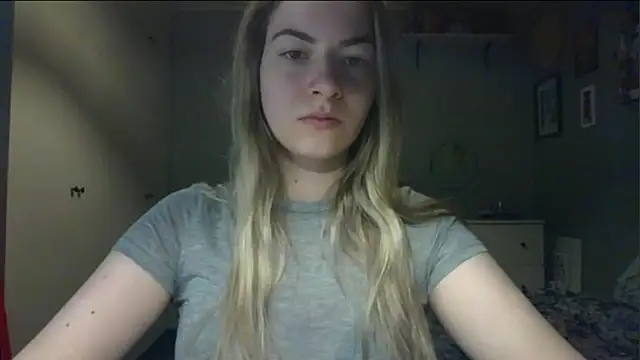 Snapshot of ROSIEx_sweet chatting on 04.20.26 ROSIEx sweet online show from 04.20.26