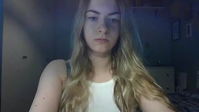 Snapshot of ROSIEx_sweet chatting on 04.30.26 ROSIEx sweet online show from 04.30.26
