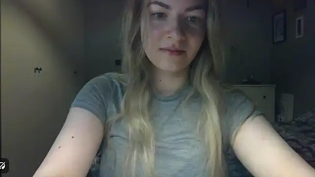 Snapshot of ROSIEx_sweet chatting on 05.15.26 ROSIEx sweet online show from 05.15.26