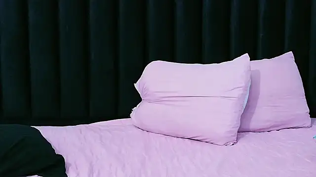 hornybarelylegalgirl online show from 04.09.26