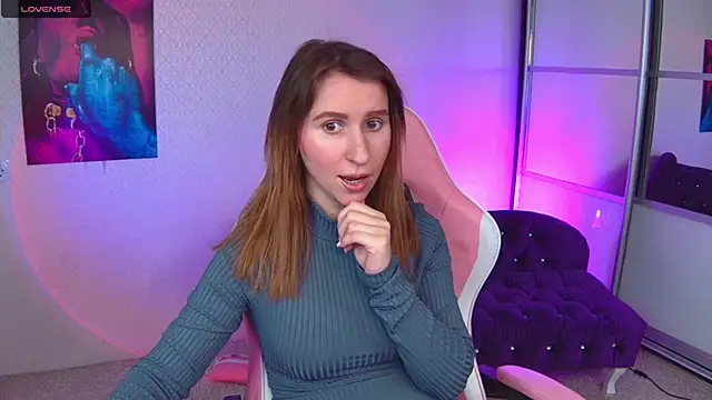 Snapshot of AliceBYKiss chatting on 12.12.24 AliceBYKiss online show from 12.12.24