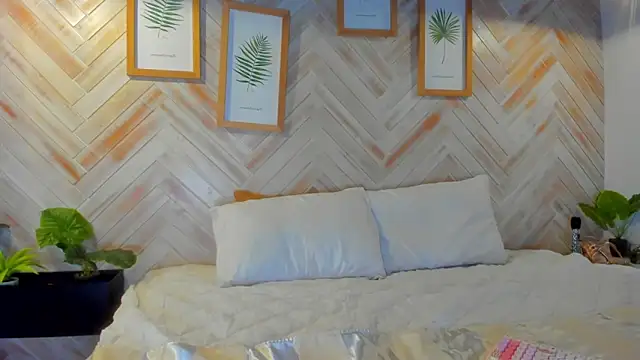 AniiRose online show from 03.19.25