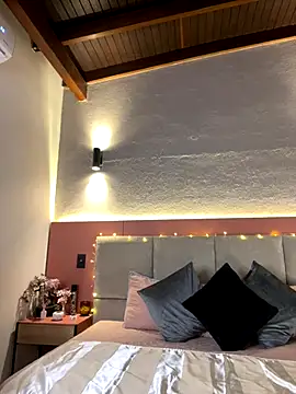 AniiRose online show from 09.13.25