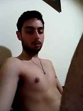 Snapshot of Raze_Elusive chatting on 12.04.24 Raze Elusive online show from 12.04.24