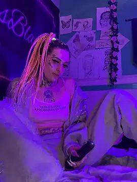 Snapshot of BlazyKitsune- chatting on 04.21.26 BlazyKitsune- online show from 04.21.26